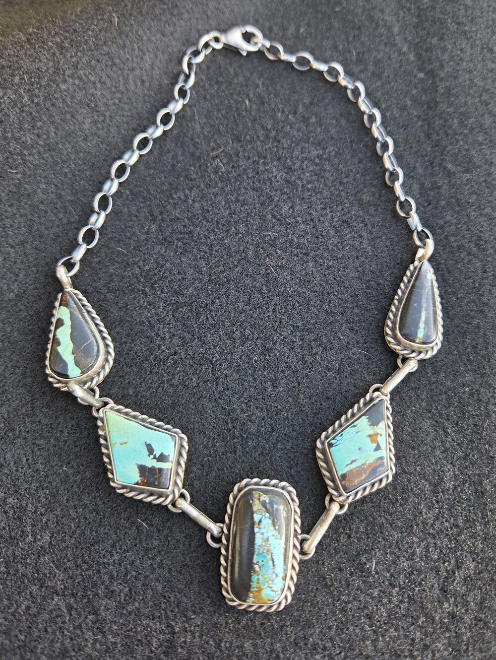 BEAUTIFUL BLACK JACK TURQUOISE STERLING SILVER NAVAJO MADE NECKLACE